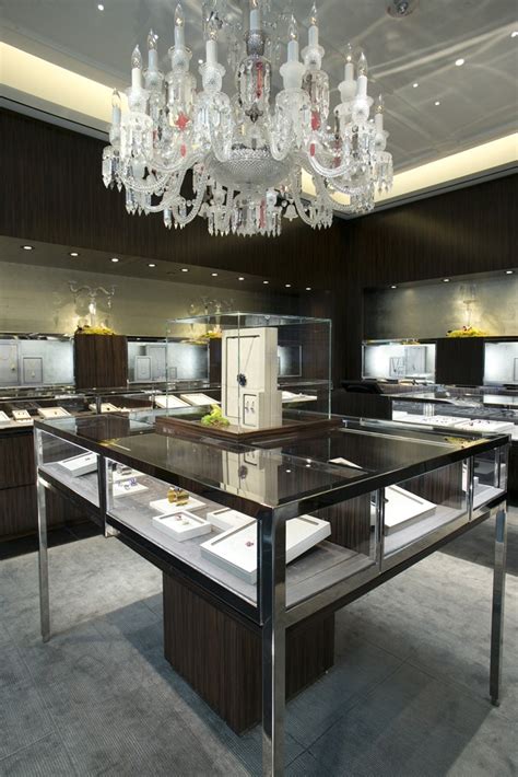 Baccarat Opens New York Flagship .